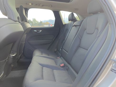Used 2025 Volvo XC60 B5 Plus image 25