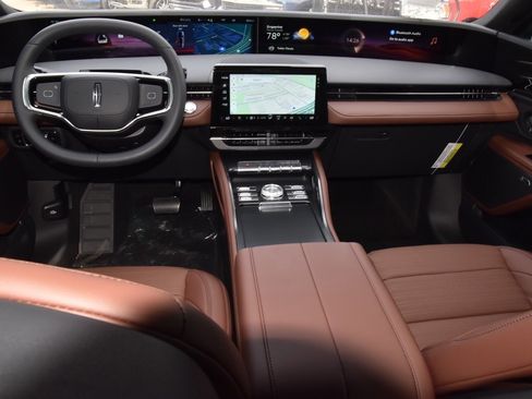 New 2026 Lincoln Nautilus Reserve w/ Jet Appearance Package image 16