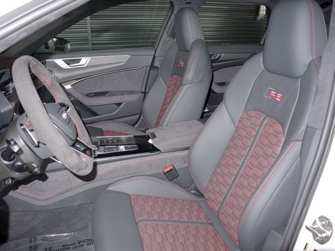 New 2025 Audi RS 6 performance image 8