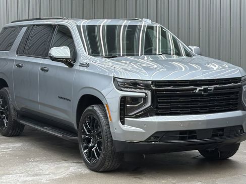 Used 2026 Chevrolet Suburban High Country w/ Sun And Tow Package image 7