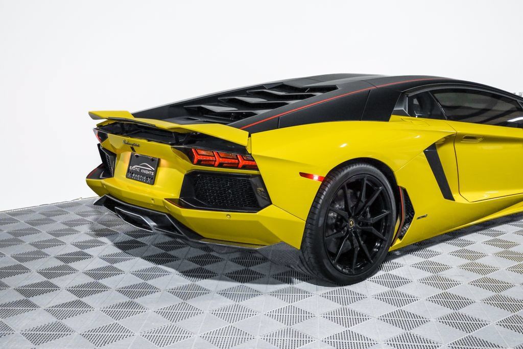 Used 2016 Lamborghini Aventador LP 700-4 AWD/4WD image 9