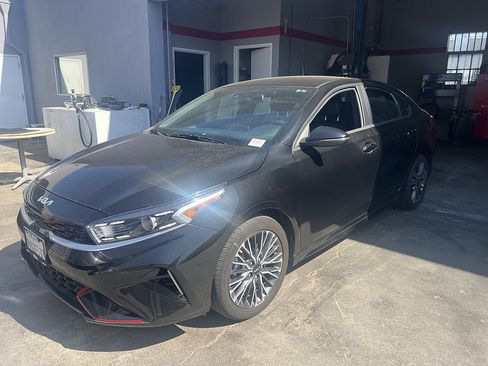Used 2023 Kia Forte GT-Line FWD image 3