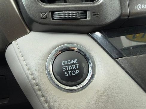 Used 2013 Toyota RAV4 Limited FWD image 27