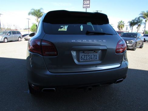 Used 2013 Porsche Cayenne AWD/4WD image 4