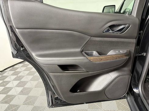 Used 2022 GMC Acadia Denali w/ Denali Ultimate Package image 20