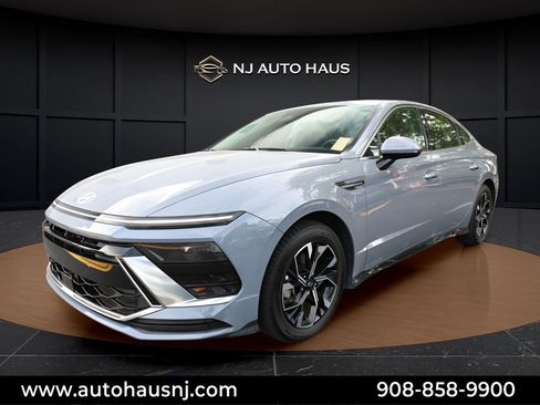 Used 2025 Hyundai Sonata SEL FWD image 5