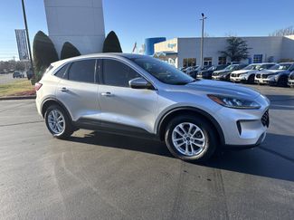 Used 2020 Ford Escape SE video 1