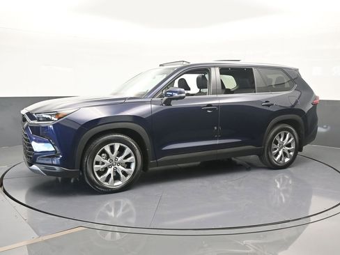 Used 2025 Toyota Grand Highlander AWD Hybrid image 2