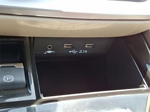 Used 2021 Subaru Outback Limited XT image 25
