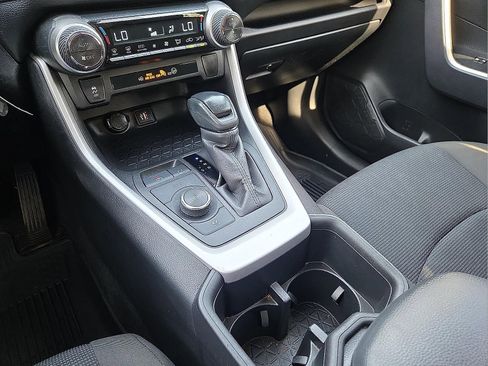 Used 2024 Toyota RAV4 LE AWD/4WD image 25