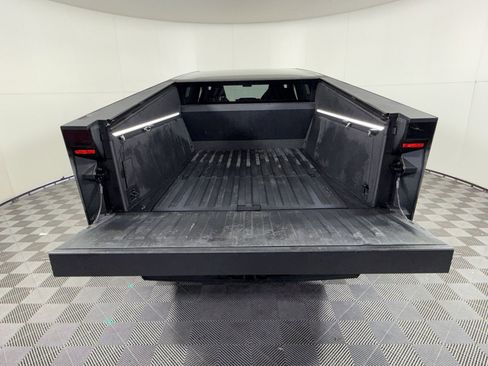 Used 2024 Tesla Cybertruck AWD Crew Cab image 26