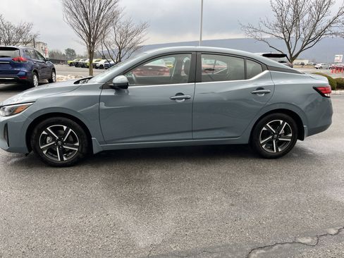Used 2025 Nissan Sentra SV w/ Trunk Package image 7