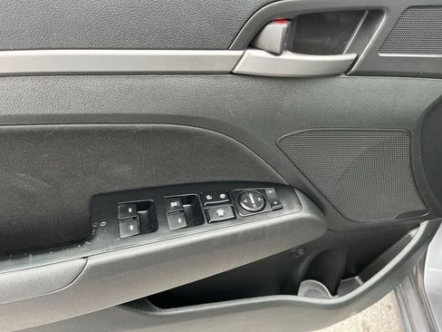 Used 2018 Hyundai Elantra SEL image 17