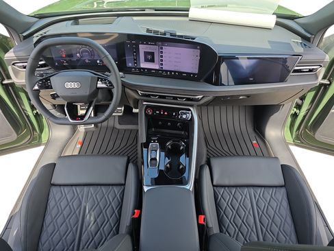 New 2026 Audi SQ5 Prestige AWD/4WD image 9