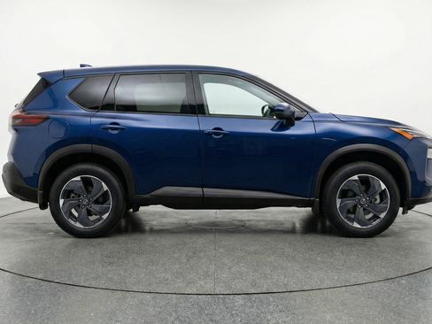 Used 2025 Nissan Rogue SV image 11