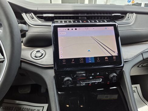 Used 2023 Jeep Grand Cherokee Overland RWD image 43