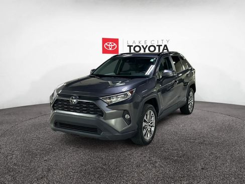 Used 2021 Toyota RAV4 XLE Premium image 1