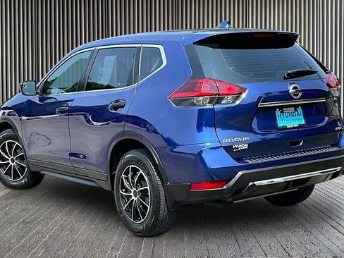 Used 2018 Nissan Rogue S AWD/4WD image 3