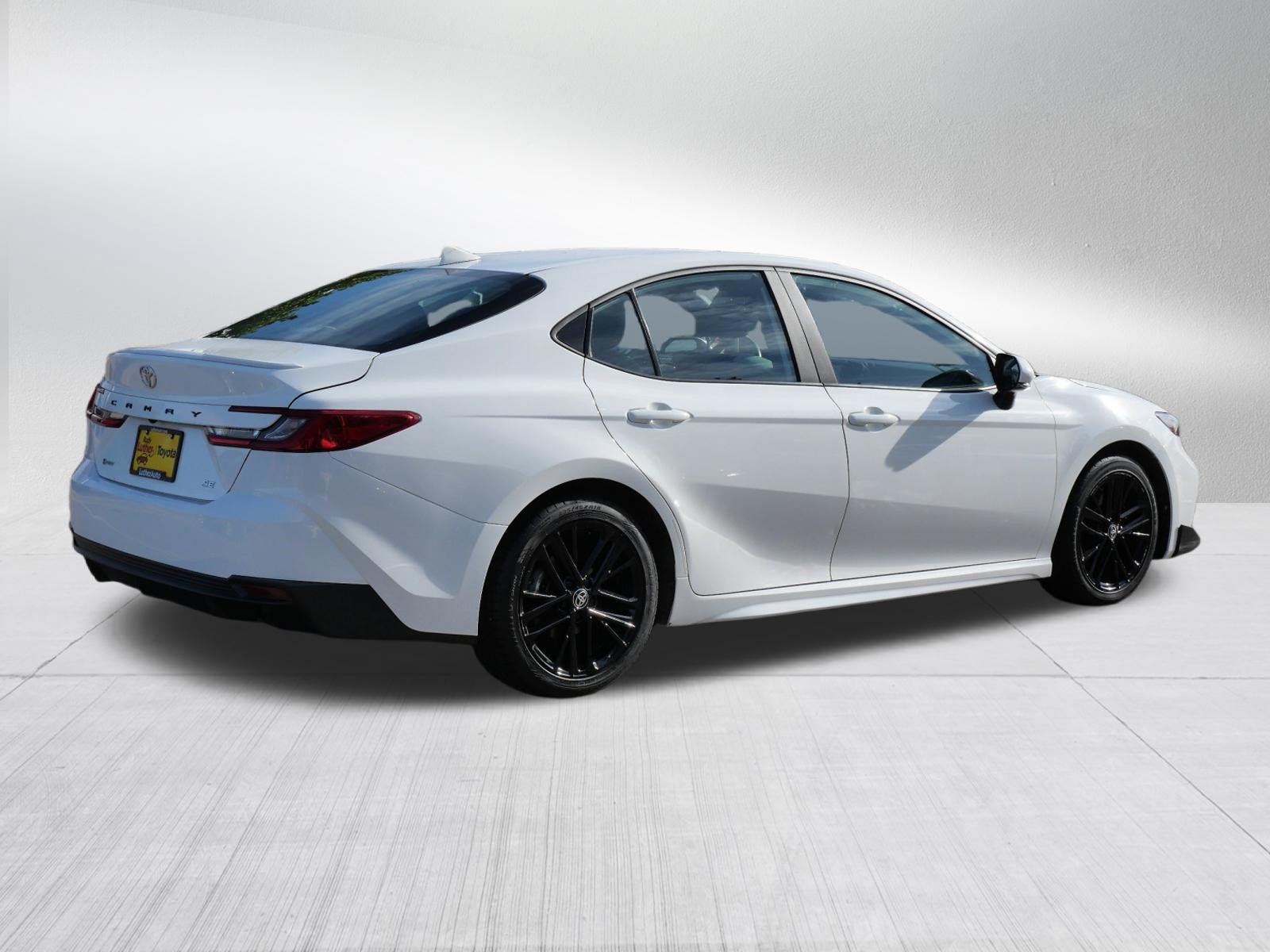 Certified 2025 Toyota Camry SE FWD image 7
