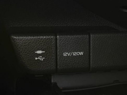 Used 2013 Toyota Sienna XLE image 29