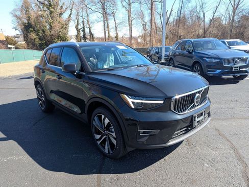 New 2025 Volvo XC40 B5 Plus w/ Protection Package Premier image 2
