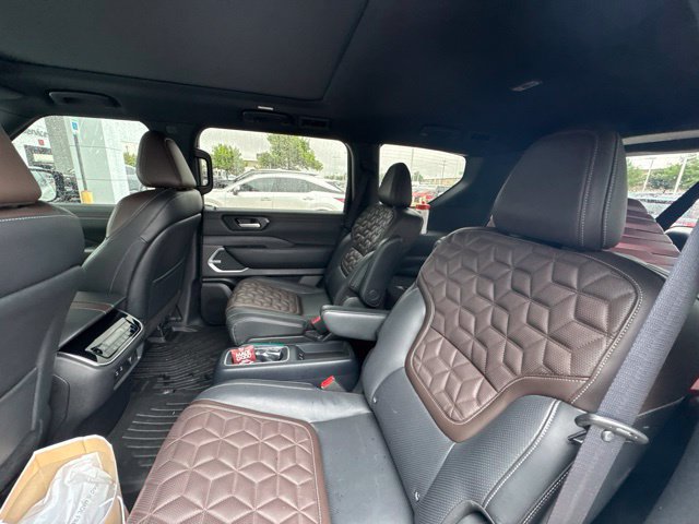 Used 2025 Nissan Armada Platinum w/ Convenience Package AWD/4WD image 9