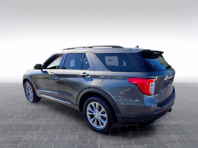 Used 2020 Ford Explorer XLT w/ Equipment Group 202A AWD/4WD image 5