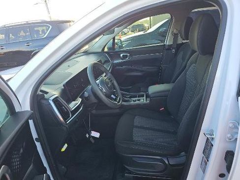 Used 2025 Kia Sorento LX image 14