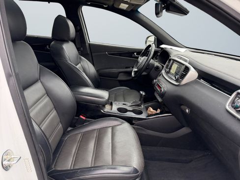 Used 2019 Kia Sorento SX image 17