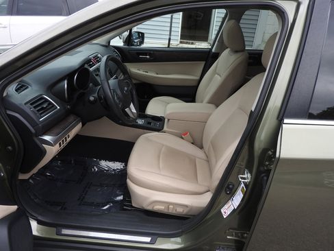 Used 2017 Subaru Outback 2.5i Limited image 6