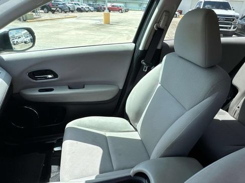 Used 2017 Honda HR-V EX image 19