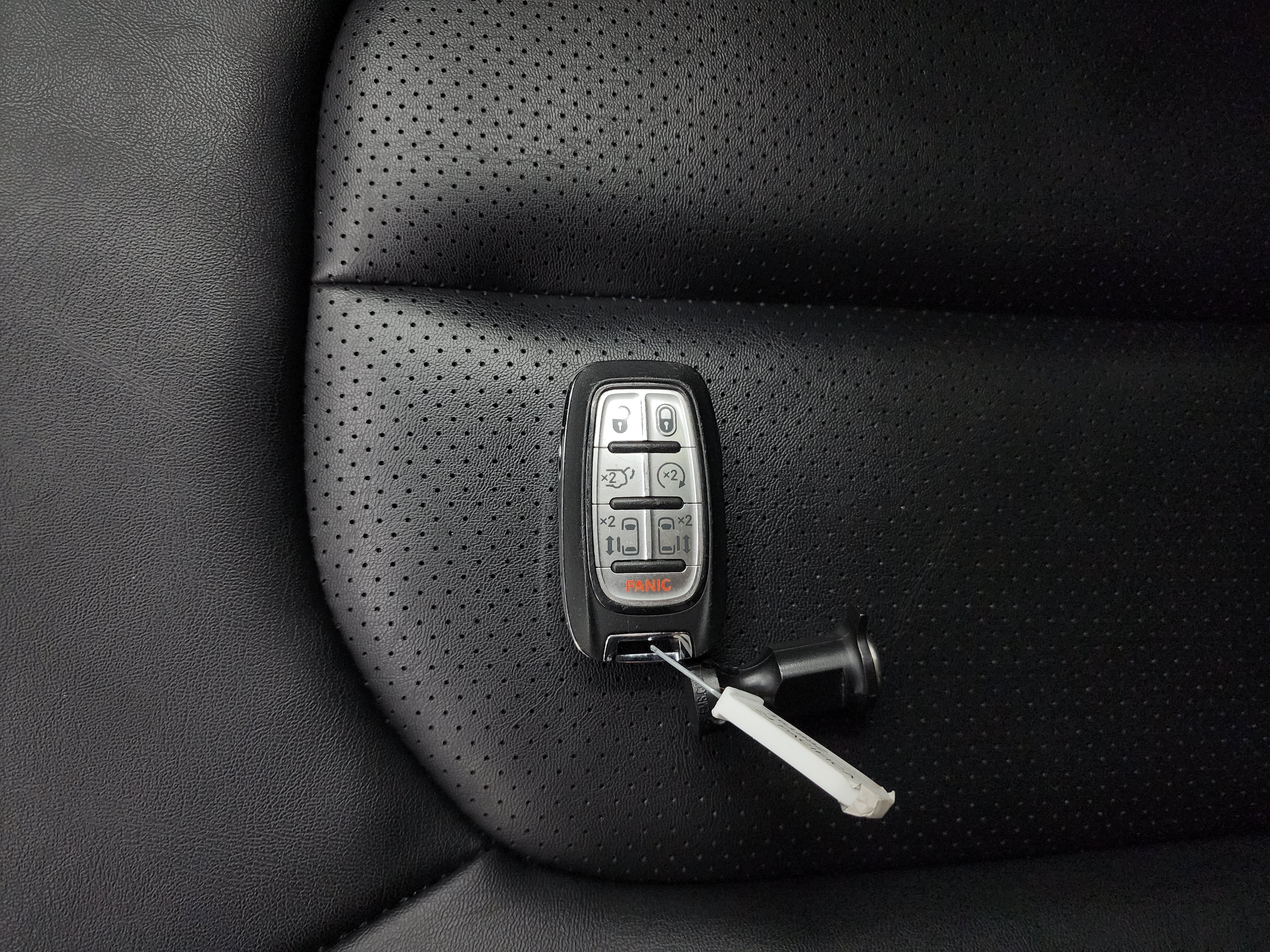 Used 2024 Chrysler Pacifica Touring-L FWD image 62