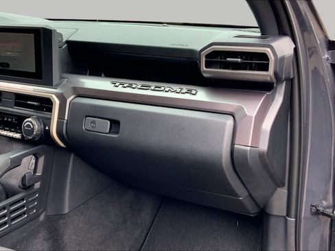 Used 2026 Toyota Tacoma SR5 AWD/4WD image 18