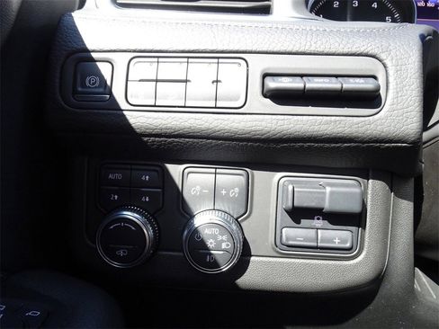 Used 2021 GMC Yukon XL Denali w/ Denali Ultimate Package image 25