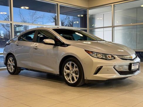 Used 2017 Chevrolet Volt Premier w/ Driver Confidence II Package image 9