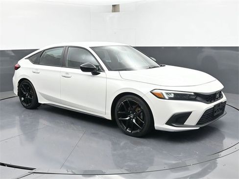 Used 2024 Honda Civic Sport image 2