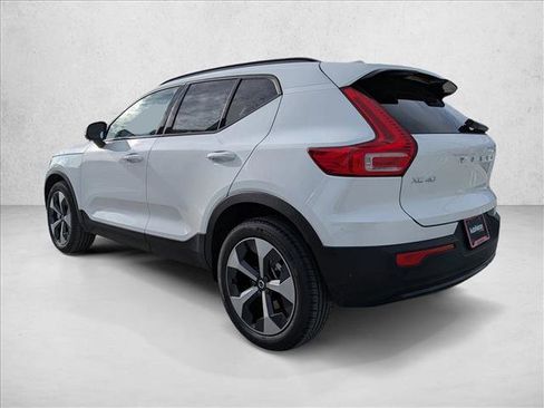 New 2026 Volvo XC40 B5 Plus w/ Climate Package image 9
