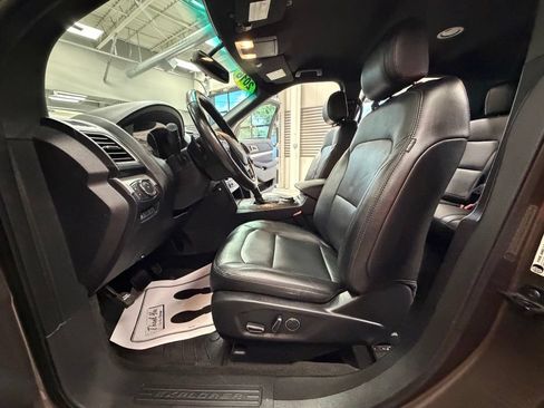 Used 2016 Ford Explorer XLT w/ Equipment Group 202A AWD/4WD image 56