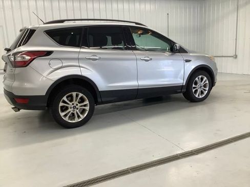 Used 2017 Ford Escape SE w/ Equipment Group 201A FWD image 7