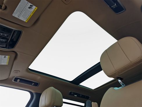 Certified 2023 Land Rover Range Rover Long Wheelbase Autobiography image 32