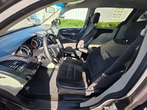 Used 2017 Dodge Grand Caravan SE w/ Power Window Group FWD image 12