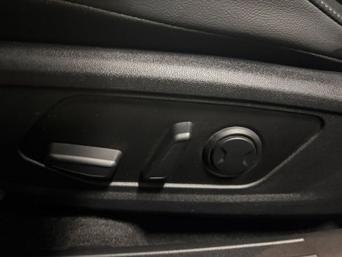 Used 2025 Hyundai Elantra Limited image 23