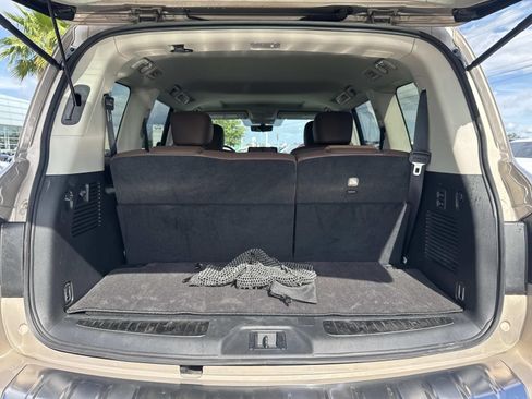 Used 2024 INFINITI QX80 Premium Select w/ Cargo Package AWD/4WD image 10