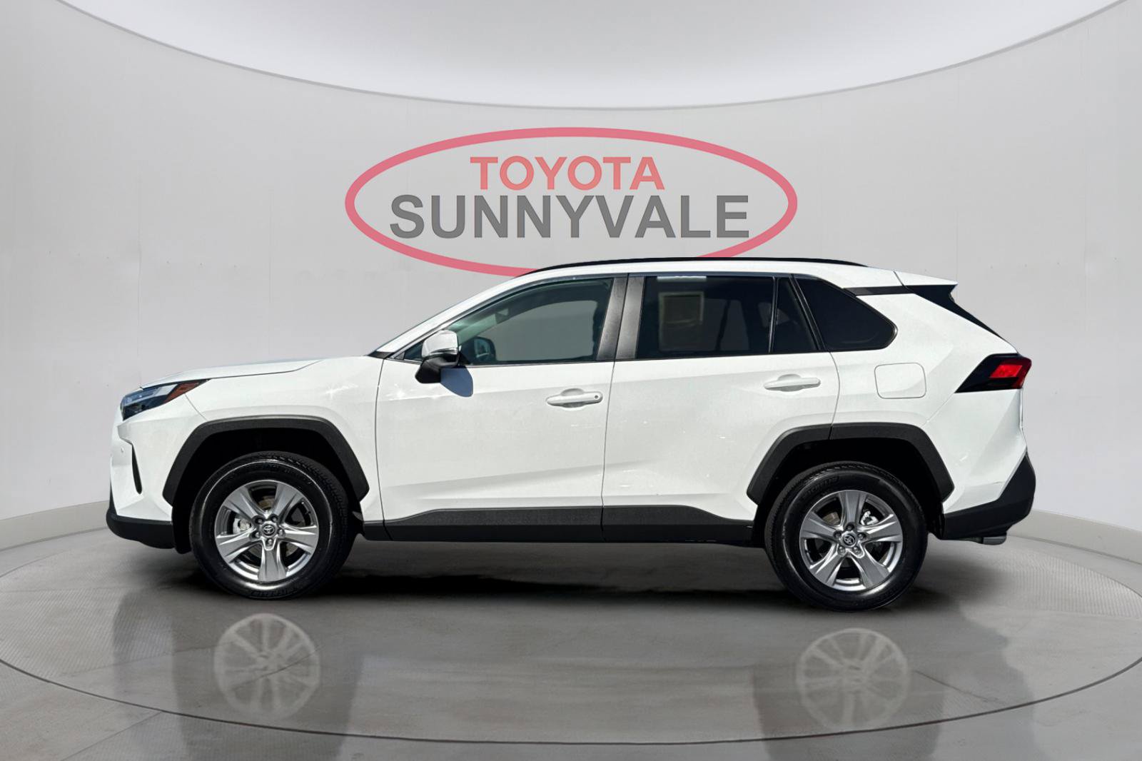 Used 2024 Toyota RAV4 XLE w/ Convenience Package FWD image 7