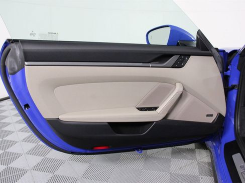 Used 2025 Porsche 911 Carrera image 20