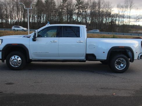 New 2026 GMC Sierra 3500 Denali w/ Denali Reserve Package image 4