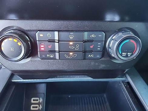 Used 2020 Ford F150 XLT w/ Equipment Group 302A Luxury image 40