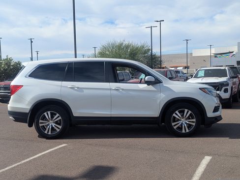 Used 2017 Honda Pilot EX image 7