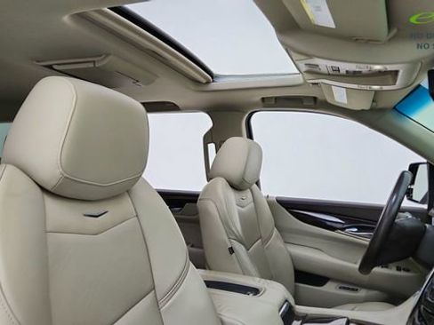 Used 2015 Cadillac Escalade Luxury RWD image 21