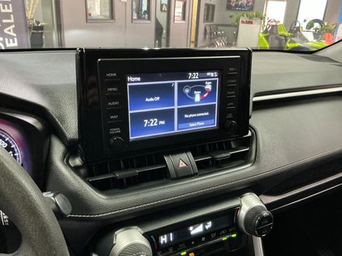 Used 2019 Toyota RAV4 LE image 19